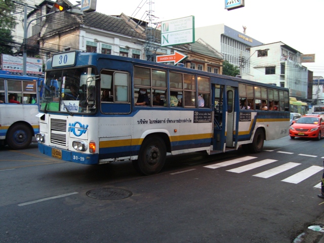 Bangkok - Autobus místní hromadné dopravy