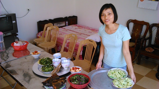 Trang nám bude servírovat v rodném domě na stůl.